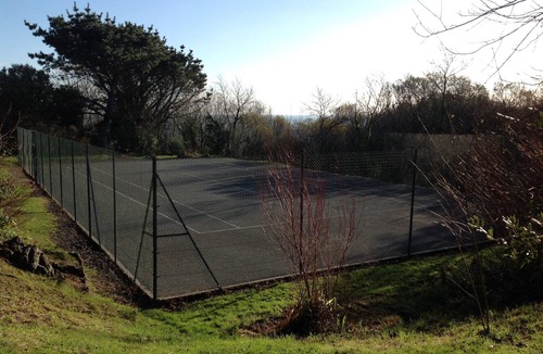 Coverack Apartment | 1 Bedroom Apartment With Stunning Sea Views, Private Gardens And Tennis Court