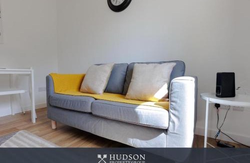 Wellington House | 1-Bedroom Apartment with Parking