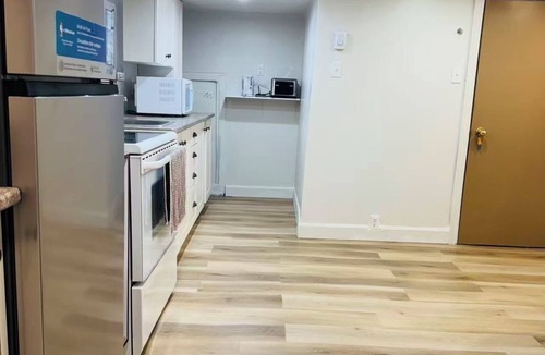 Saint Constant Apartment | 1 bedroom Apt/full kitchen/free parking A