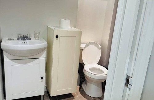 Saint Constant Apartment | 1 bedroom Apt/full kitchen/free parking A