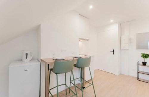 Lambersart Apartment | 1-bedroom attic flat, close to the underground