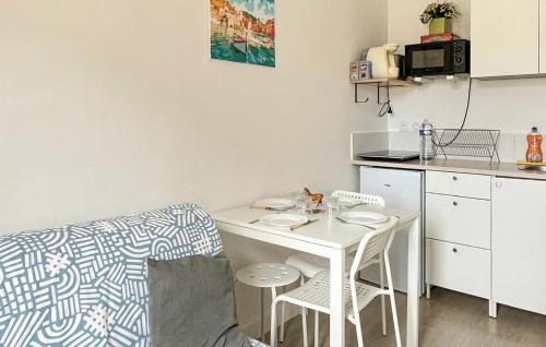 Berck-sur-Mer Apartment | 1 Bedroom Awesome Apartment In Berck Plage