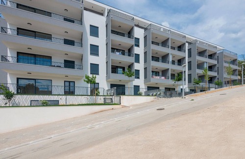 Bili brig Apartment | 1 bedroom awesome apartment in Makarska