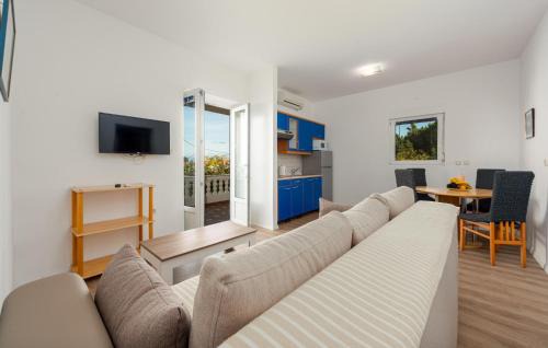 Lukoran Apartment | 1 Bedroom Awesome Apartment In Lukoran