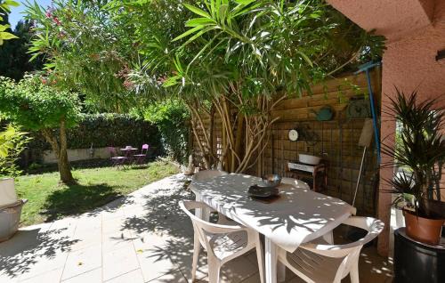 Lunel Apartment | 1 Bedroom Awesome Apartment In Lunel