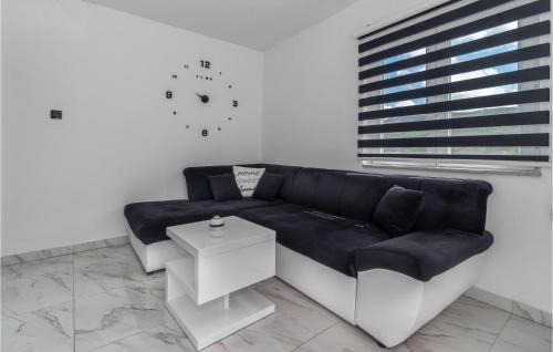 Otocac Apartment | 1 Bedroom Awesome Apartment In Otocac