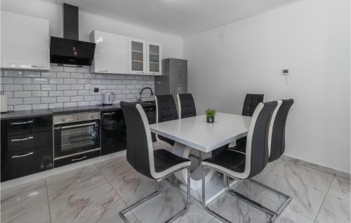 Otocac Apartment | 1 Bedroom Awesome Apartment In Otocac
