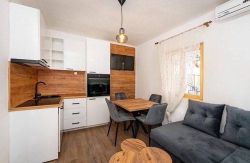 Gornji Karin Apartment | 1 bedroom awesome apartment in Gornji Karin