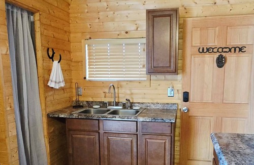 Kings Creek Other | 1 Bedroom Barn House The Quiet Frontier on Pet Freindly Private Farm