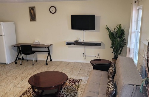 Odenton House | 1 Bedroom Basement Suite