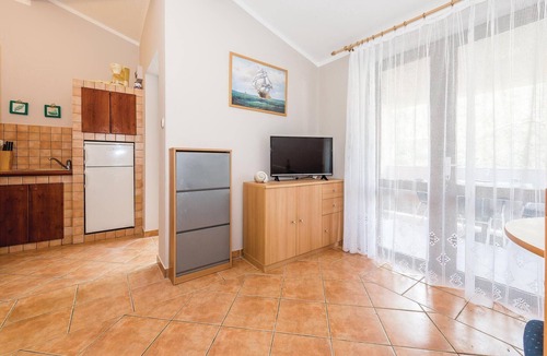Grebastica Apartment | 1 bedroom beach front apartment in Grebastica