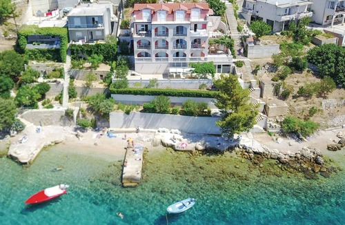 Celina Apartment | 1 bedroom beach front apartment in Stanici