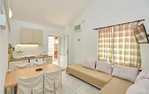 Saplunara Apartment | 1 Bedroom Beach Front Apartment In Saplunara