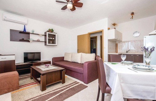 Smrika Apartment | 1 bedroom beach front apartment in Smrika