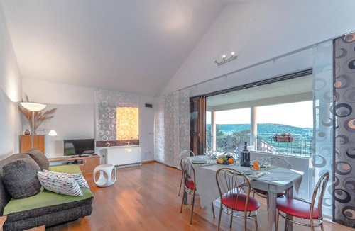 Kolan Apartment | 1 bedroom beach front apartment in Kolan