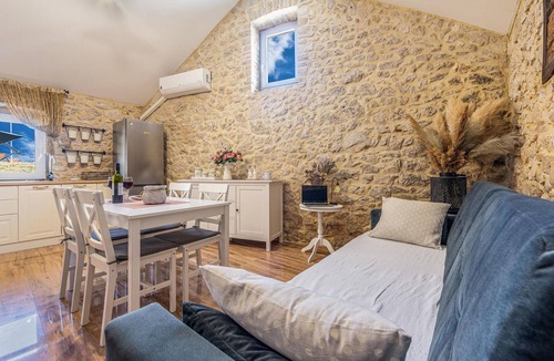 Zaton House | 1 bedroom beach front home in Zaton