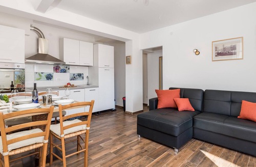Cres Apartment | 1 bedroom beautiful apartment in Cres