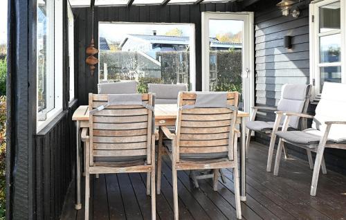 Grønninghoved Strand House | 1 Bedroom Beautiful Home In Sjølund