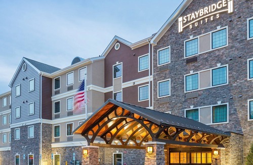 Canton Condo | 1 Bedroom | Breakfast Buffet. Pool & Hot Tub