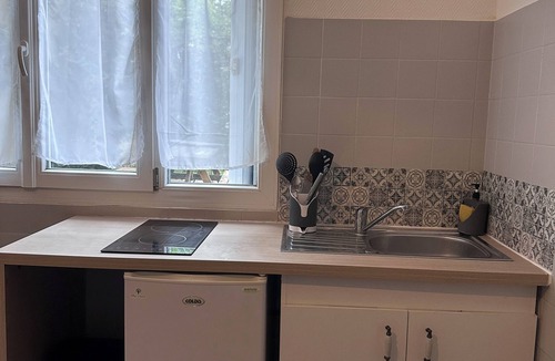 Barriere Saint Marc Apartment | 1 Bedroom Business/Family Apartment