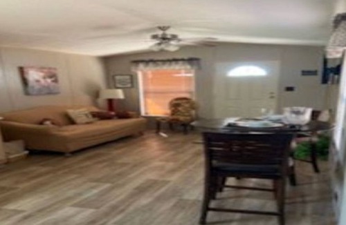 Henrietta House | 1 bedroom cabin by Kataluma Nightly Rentals