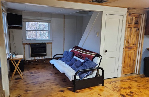 Redfield Cabin | 1-bedroom cabin in Redfield