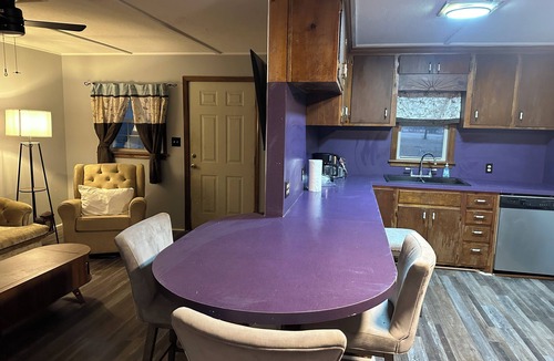 Ardmore Cabin | 1-bedroom cabin on wooded acreage 30 min from winstar