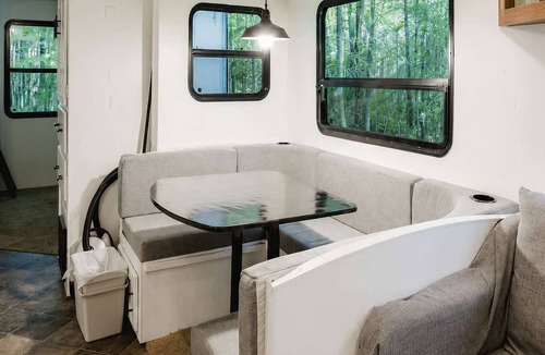 Carling House | 1-bedroom Camper Trailer Cottage #3