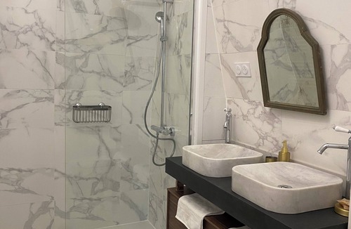 Preignac Other | 1 Bedroom Castle in Preignac