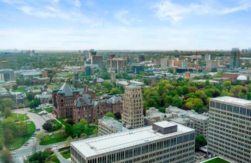 Bay Cloverhill Apartment | 1 Bedroom Condo Burano Downtown Toronto