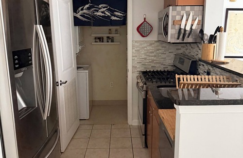 Downtown Condo | 1-bedroom condo in charming Silver Spring steps from EVERYTHING