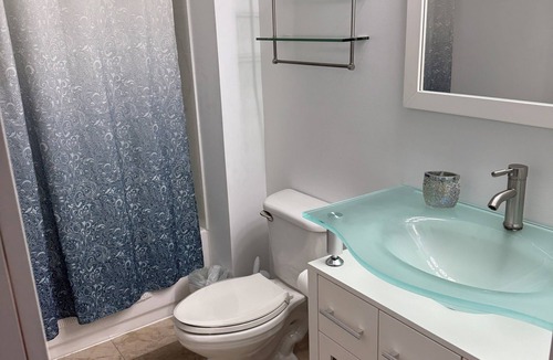Downtown Condo | 1-bedroom condo in charming Silver Spring steps from EVERYTHING