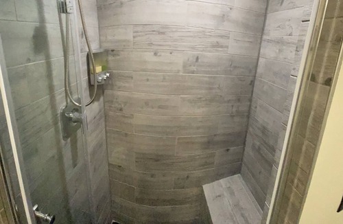 Des Plaines Condo | 1 bedroom condo Ohare pet friendly