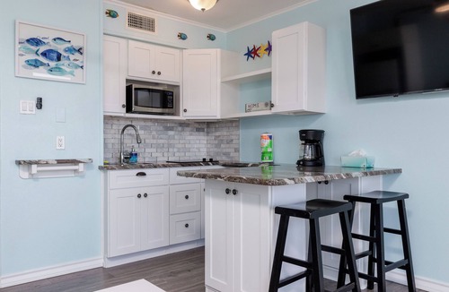 North Beach Condo | 1-bedroom condo in delightful Corpus Christi with WiFi, AC, Beachfront balcony
