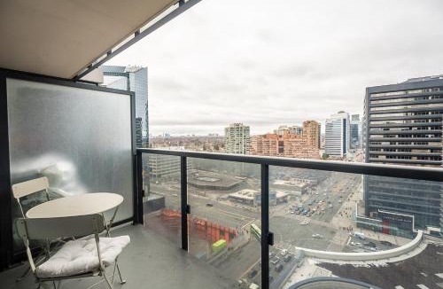 Willowdale Apartment | 1 Bedroom Condo with Balcony & Skyline View Downtown Toronto
