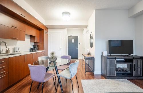 Willowdale Apartment | 1 Bedroom Condo with Balcony & Skyline View Downtown Toronto
