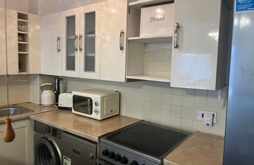 South Norwood House | 1 Bedroom Cosy House