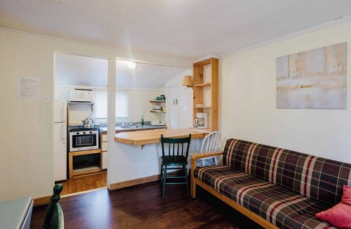 Gravenhurst Cabin | 1-Bedroom Cottage #1 - White Pine