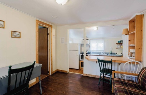 Gravenhurst Cabin | 1-Bedroom Cottage #1 - White Pine