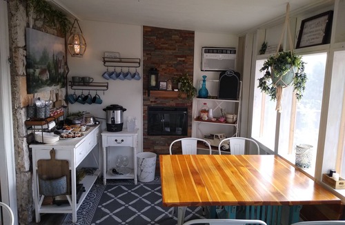 Kerrville Cottage | 1-bedroom cottage just 7 minutes to Guadalupe River