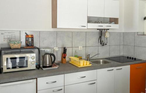 Rab Town Apartment | 1 Bedroom Cozy Apartment In Rab Supdraga