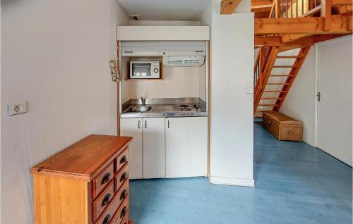 Usson-en-Forez Apartment | 1 Bedroom Cozy Apartment In Usson-En-Forez