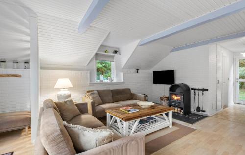 Ho House | 1 Bedroom Cozy Home In Blåvand
