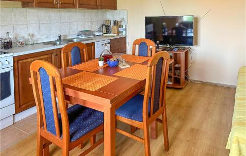 Biskupija House | 1 Bedroom Cozy Home In Knin