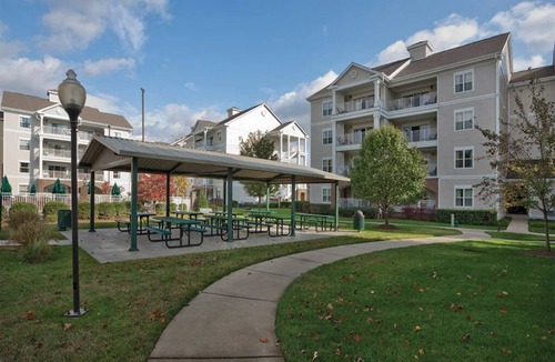 Pennington Bend Condo | 1 Bedroom Deluxe Condo in Nashville!