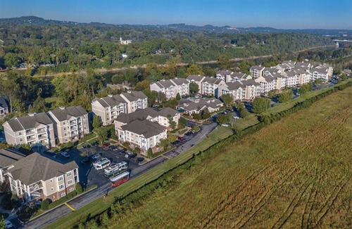 Pennington Bend Condo | 1 Bedroom Deluxe Condo in Nashville!