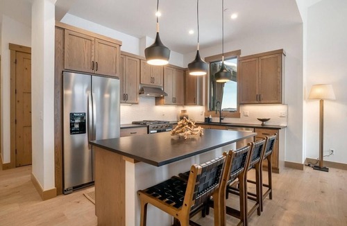 Fraser Condo | 1-bedroom + Den, Elk Creek Luxury Condo G301
