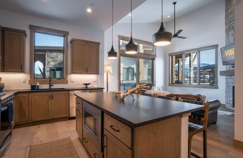 Fraser Condo | 1-bedroom + Den, Elk Creek Luxury Condo G301