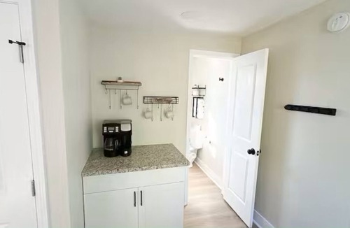 Andrews Apartment | 1 Bedroom Downtown Apartment