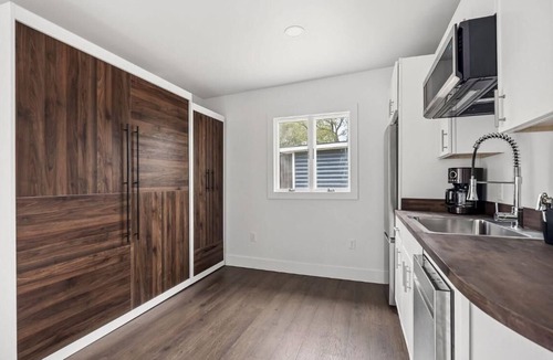 Allons Cottage | 1 Bedroom Driftwood Cottage 1 - One bedroom, one murphy bed, one sleeper sofa, with kitchenette